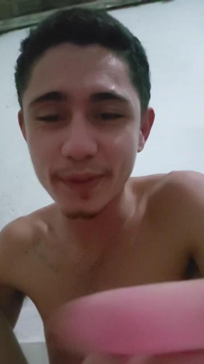Shuelldin22 live cam on Cam4