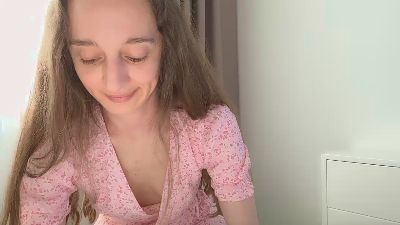 ShySchoolGrl live cam on Cam4
