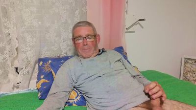 ShyTanner1961 live cam on Cam4