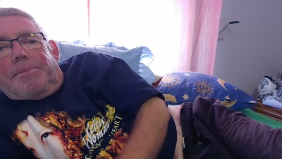 ShyTanner1961 live cam on Cam4