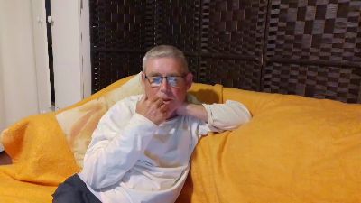 ShyTanner1961 live cam on Cam4