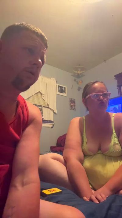 Shygirl37 live cam on Cam4
