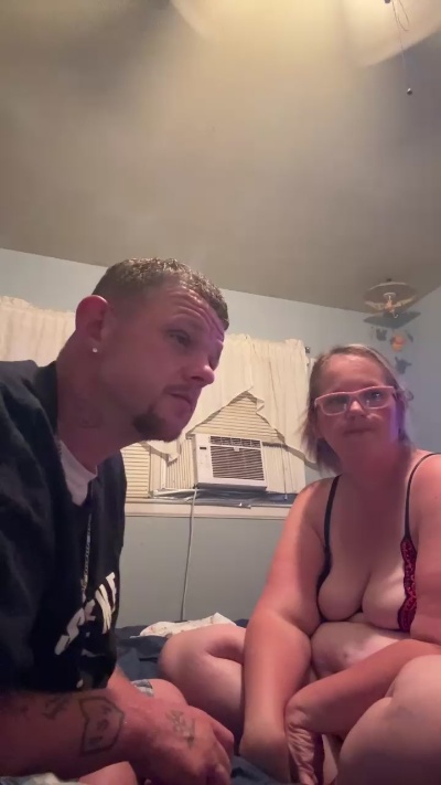 Shygirl37 live cam on Cam4