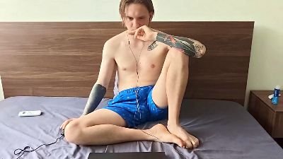 Silent_Stitch live cam on Cam4