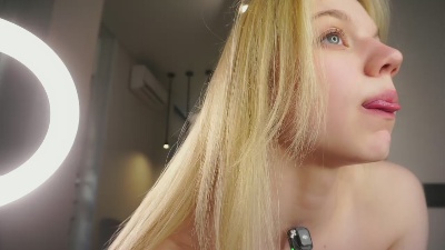 SilverAlliston live cam on Cam4