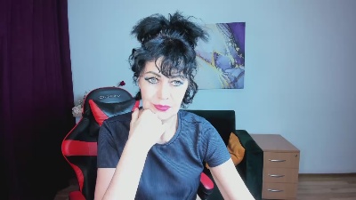 Silvia_Wallec live cam on Cam4