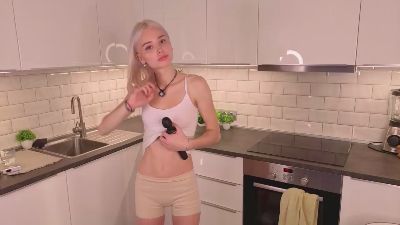 SinaWist live cam on Cam4