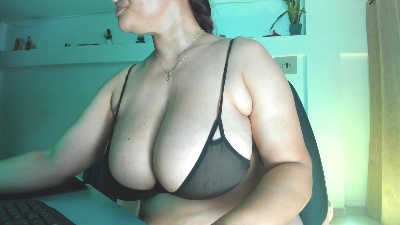 SinthiaCollins live cam on Cam4