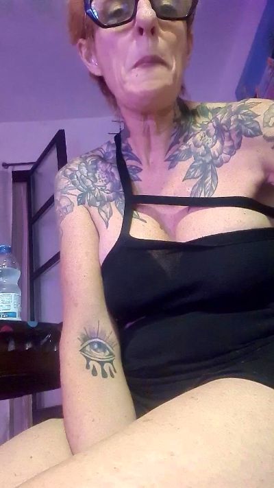 SipenAt live cam on Cam4