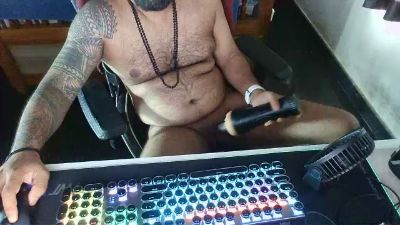 SirKingDong live cam on Cam4