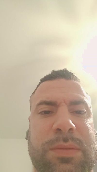 SirYerdi live cam on Cam4