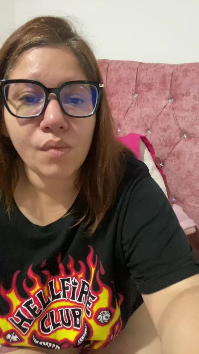 Sirena210908 live cam on Cam4