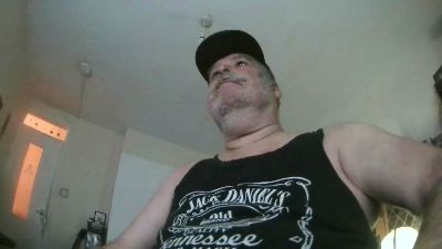 SizeMick_u235 live cam on Cam4