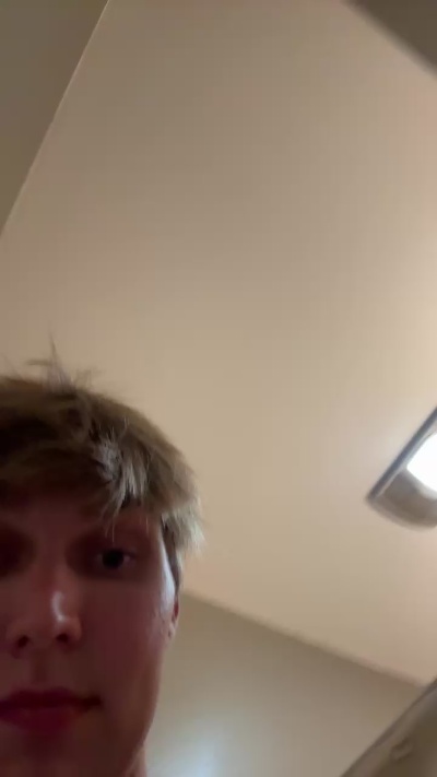Sizzlyboyo live cam on UnifiedCams