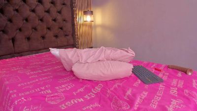 Skarleth_queen1 live cam on Cam4