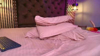 Skarleth_queen1 live cam on Cam4