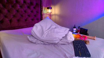 Skarleth_queen1 live cam on Cam4