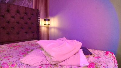 Skarleth_queen1 live cam on Cam4