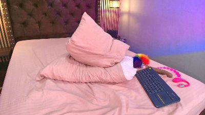 Skarleth_queen1 live cam on Cam4