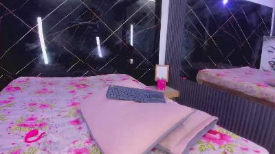 Skarleth_queen live cam on Cam4
