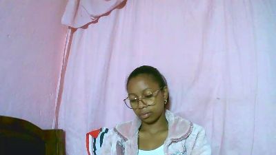 Skingyrle live cam on Cam4