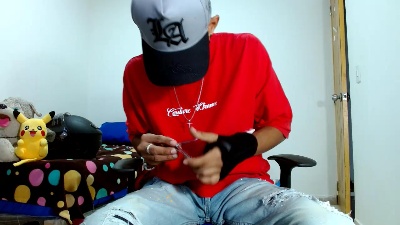 Skinny23cm live cam on Cam4