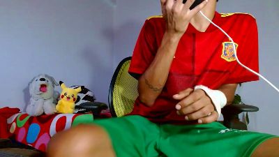 Skinny23cm live cam on Cam4