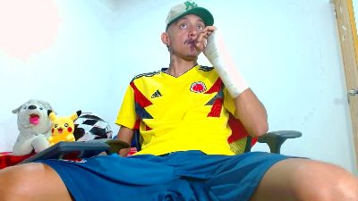 Skinny23cm live cam on Cam4