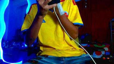 Skinny23cm live cam on Cam4