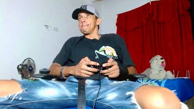 Skinny23cm live cam on Cam4