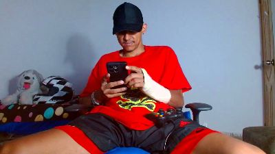 Skinny23cm live cam on Cam4