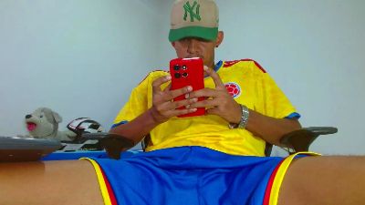 Skinny23cm live cam on Cam4