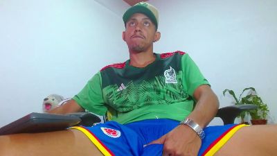 Skinny23cm live cam on Cam4