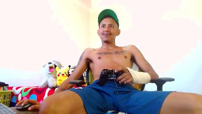 Skinny23cm live cam on Cam4