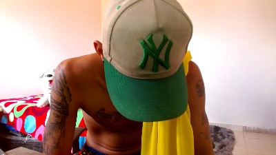 Skinny23cm live cam on Cam4