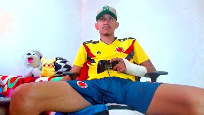 Skinny23cm live cam on Cam4