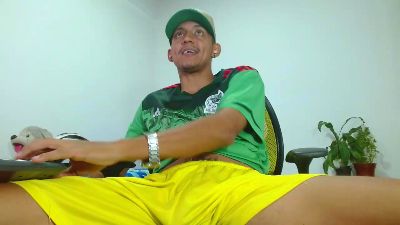 Skinny23cm live cam on Cam4
