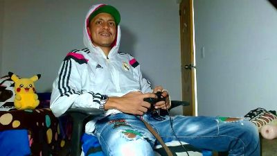 Skinny23cm live cam on Cam4