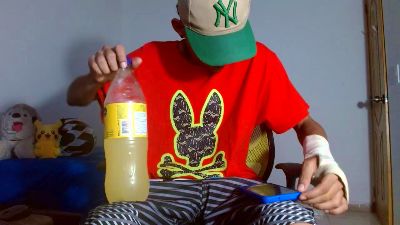 Skinny23cm live cam on Cam4