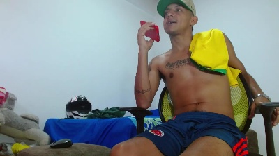 Skinny23cm live cam on Cam4