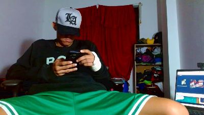 Skinny23cm live cam on Cam4