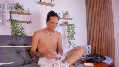 Skinny_Mac live cam on Cam4
