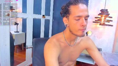 Skinny_Mac live cam on Cam4