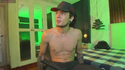 Skinny_Mac live cam on Cam4
