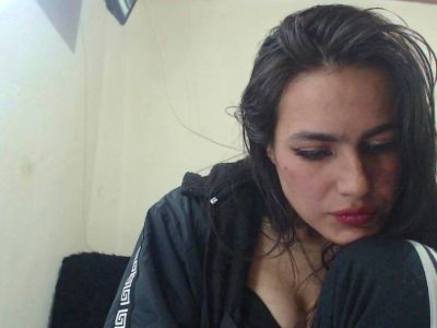 Skinny_sweet24 live cam on Cam4