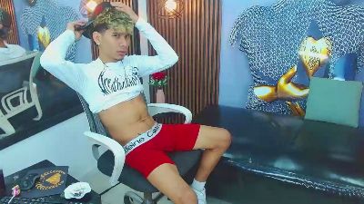 SkinnycuteAlyer live cam on Cam4