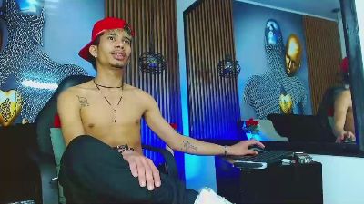 SkinnycuteAlyer live cam on Cam4