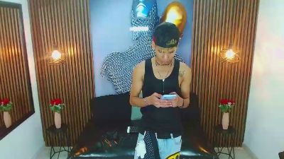 SkinnycuteAlyer live cam on Cam4