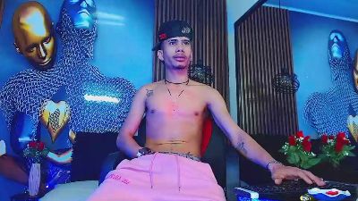 SkinnycuteAlyer live cam on Cam4