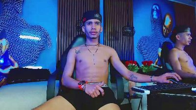 SkinnycuteAlyer live cam on Cam4
